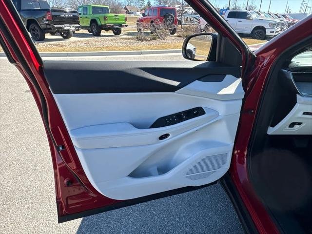 New 2026 Red Hot Pearlcoat Jeep Laredo image 18