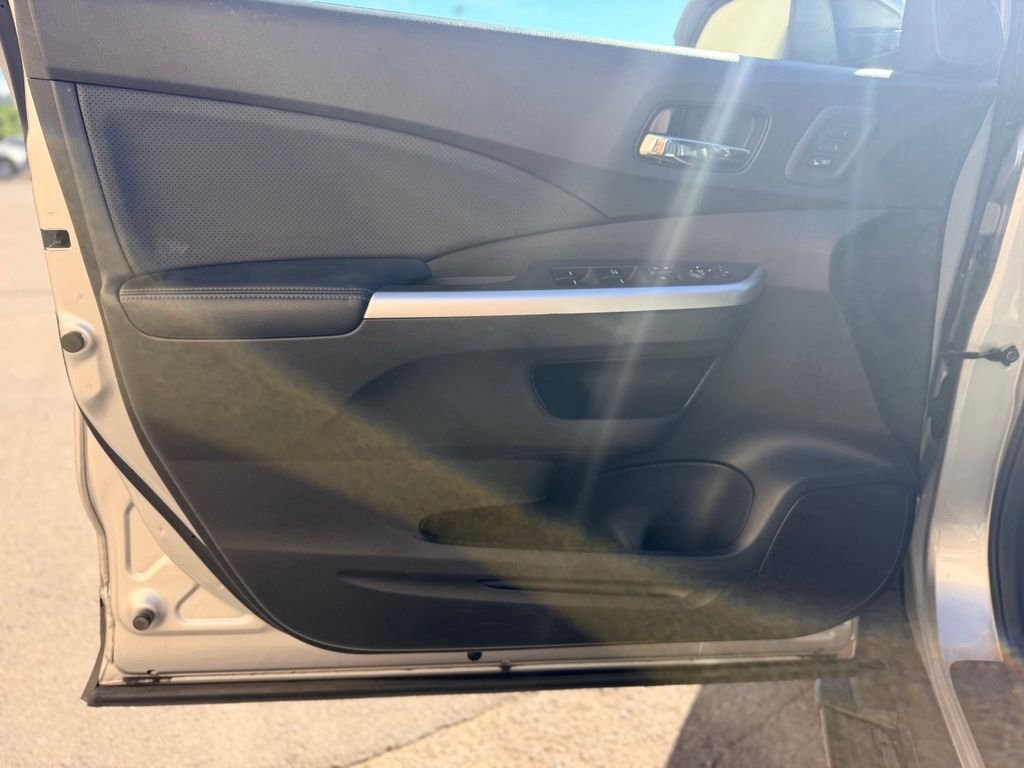 Used 2016  Honda Touring image 19