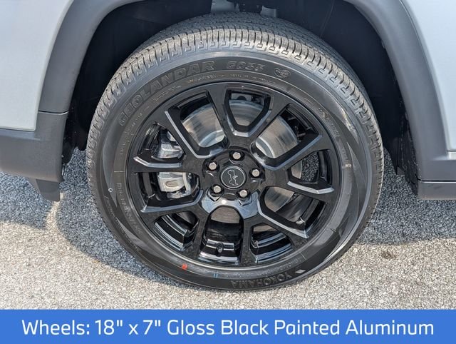 New 2026 Silver Zynith Metallic Clear-Coat Exterior Paint Jeep Latitude image 12