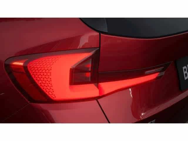 Used 2026 Vegas Red Metallic BMW xDrive28i image 8