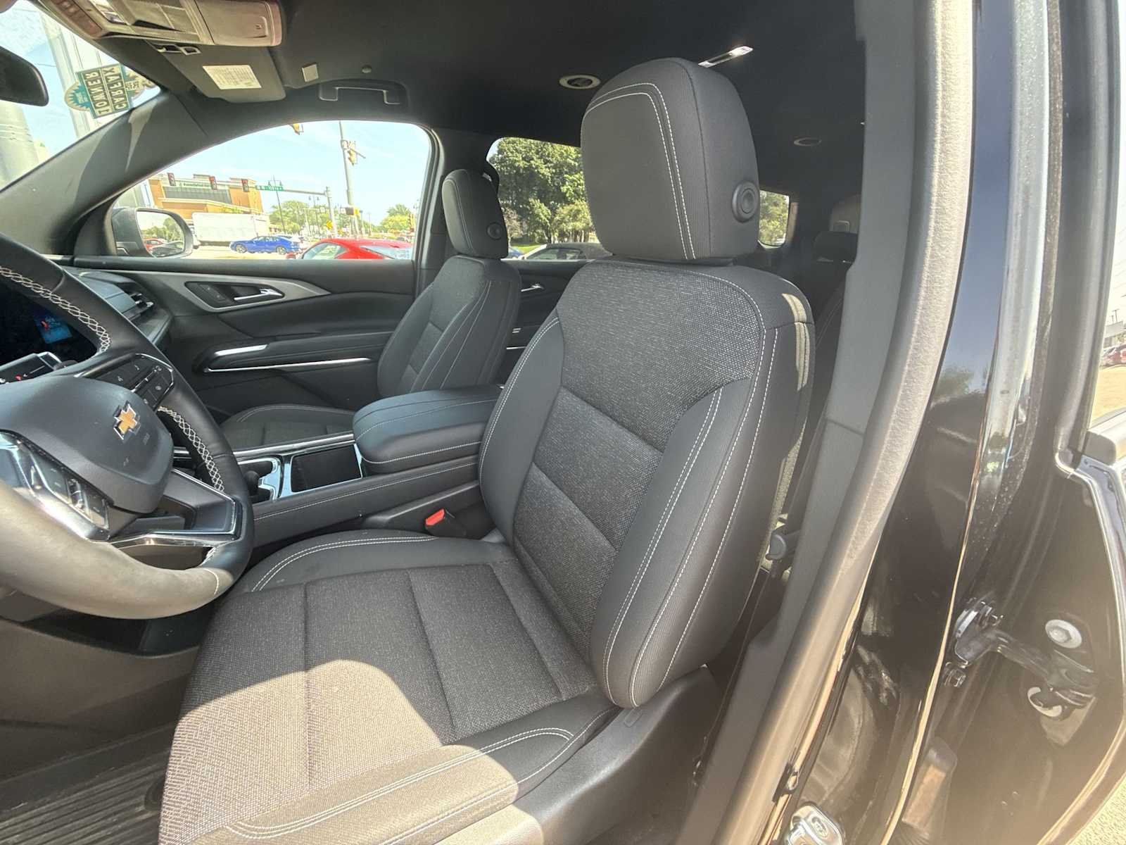 Used 2025 Mosaic Black Metallic Chevrolet LT image 19