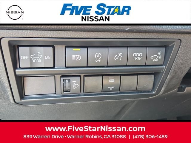 Used 2023  Toyota SR5 image 28