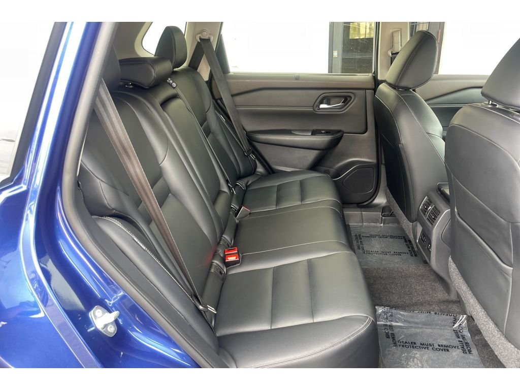 Used 2023 Caspian Blue Metallic Nissan SL image 18