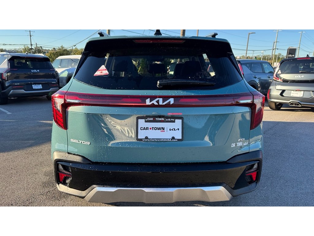 2026 Kia Seltos EX photo 3