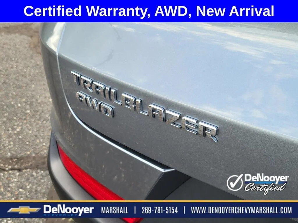 Used 2025 Sterling Gray Metallic Chevrolet LT image 25