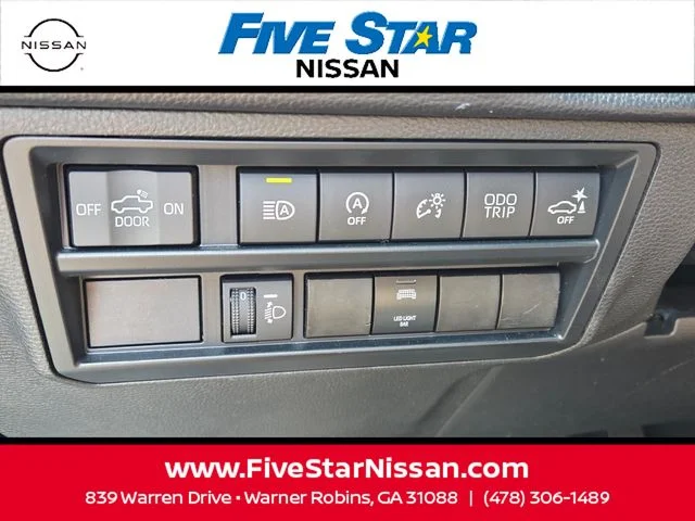 Used 2023  Toyota SR5 image 28