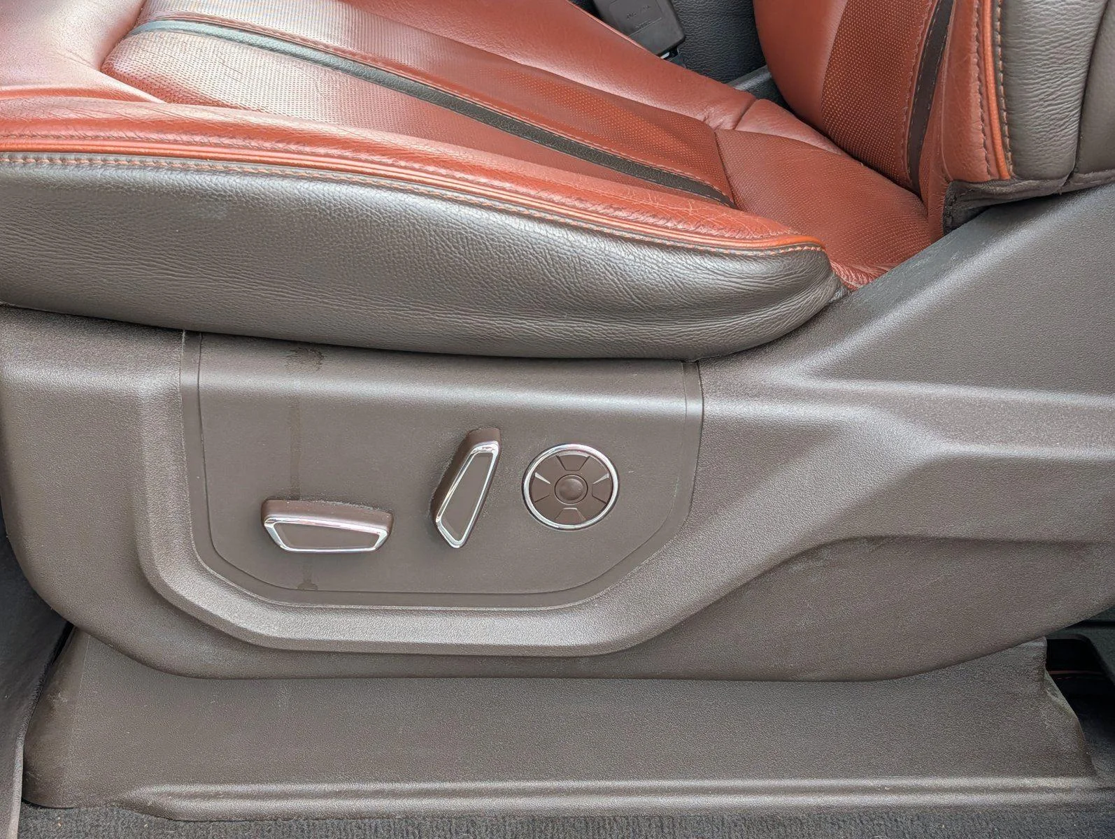 Used 2022 Star White Metallic Tri-Coat/Stone Gray Ford King Ranch image 11