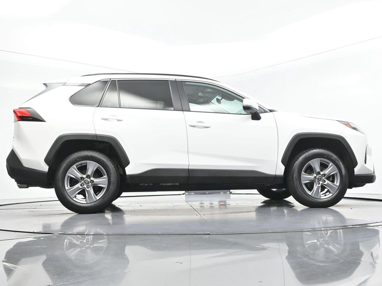 Used 2022 White Toyota XLE image 54