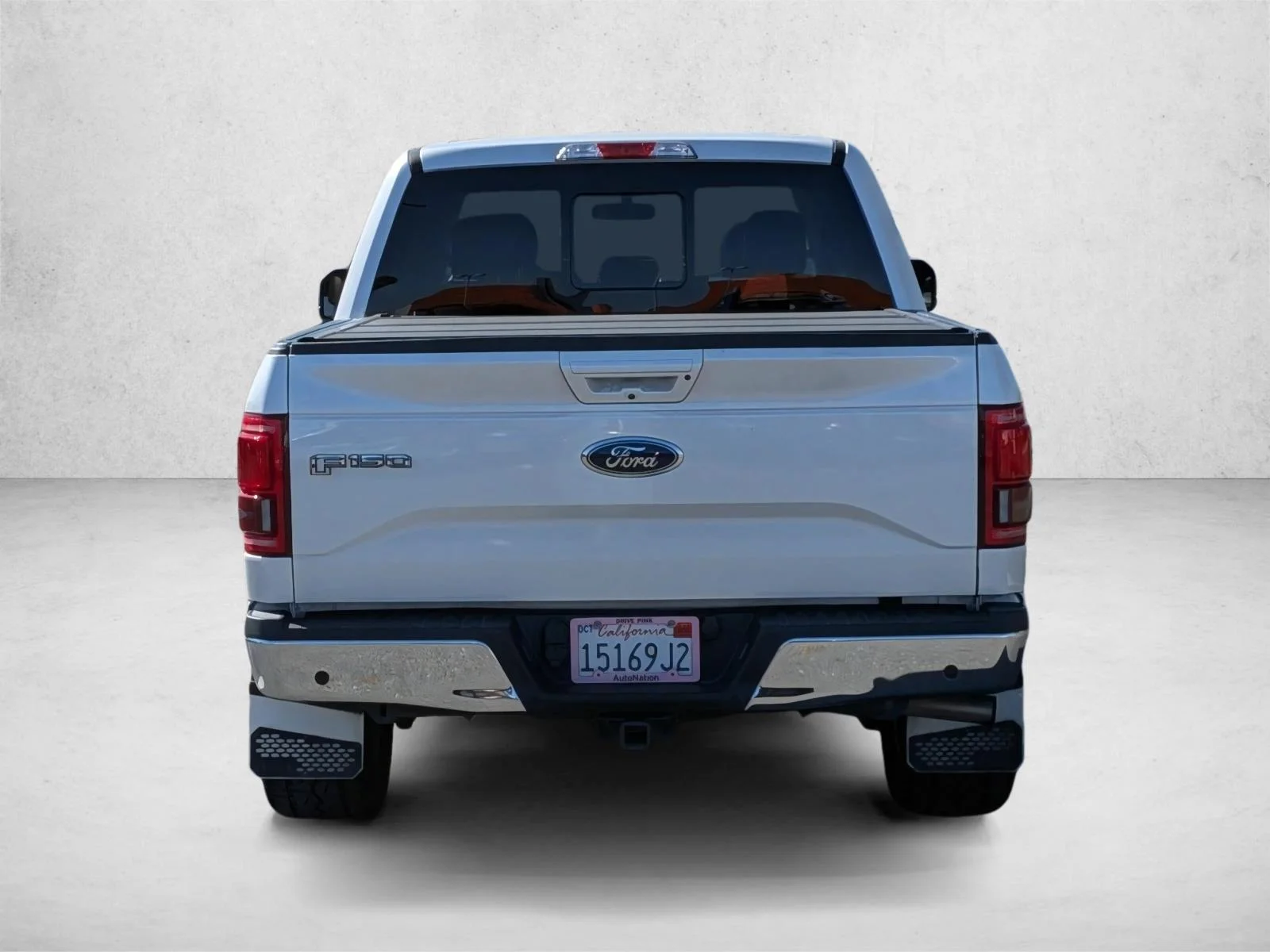 Used 2017 White Platinum Metallic Tri-Coat Ford Lariat image 6