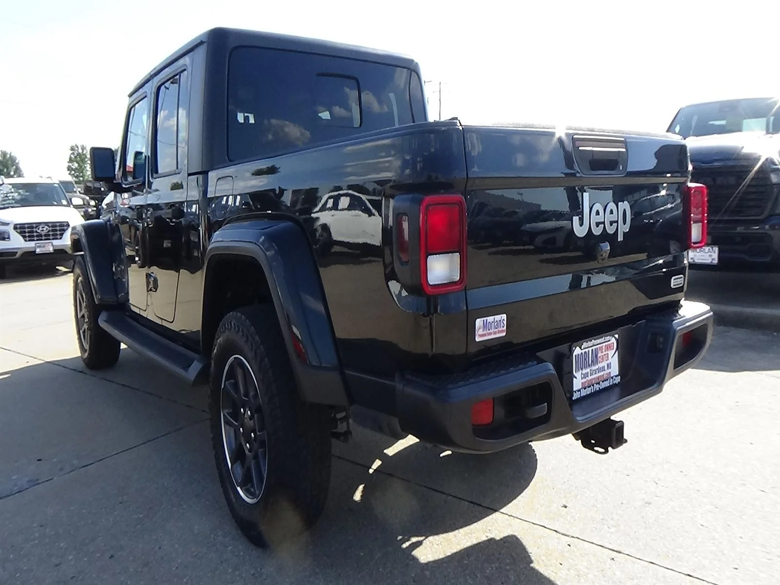 Used 2021 Black Clear Coat (px8) Jeep Overland image 8