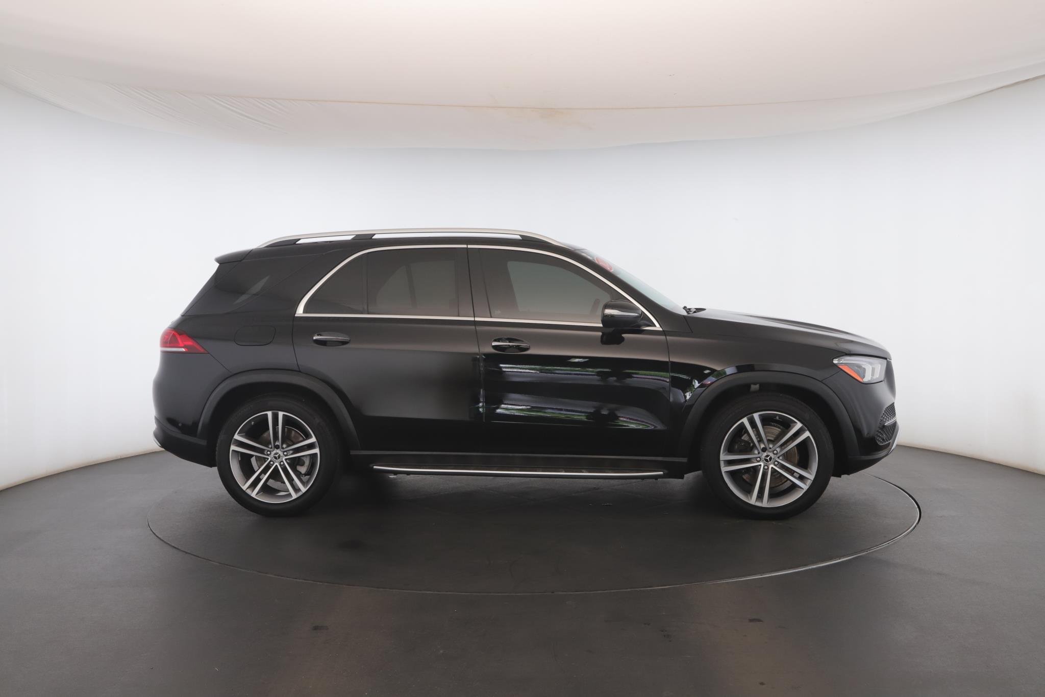 Used 2022 Black Mercedes-Benz GLE 450 4MATIC® SUV image 24