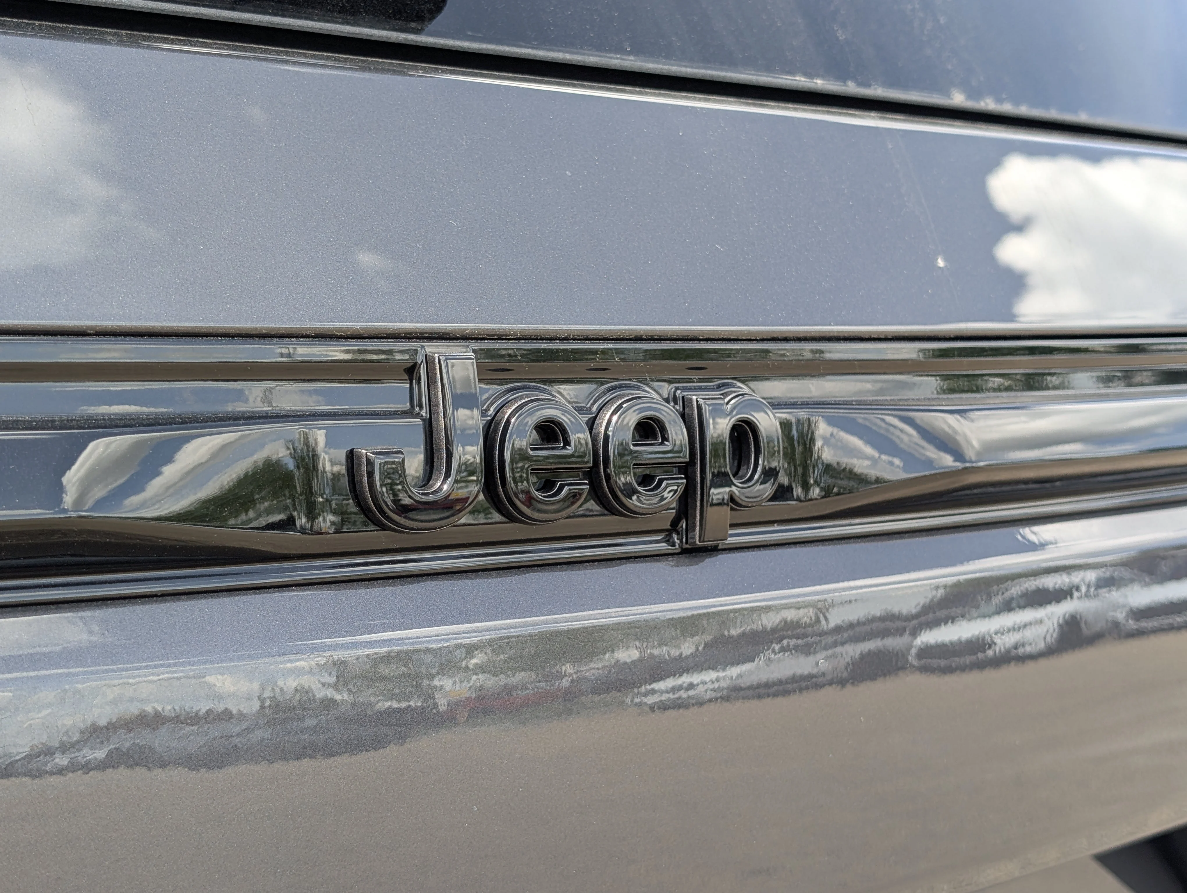 New 2025 Baltic Grey Metallic Jeep Altitude image 14