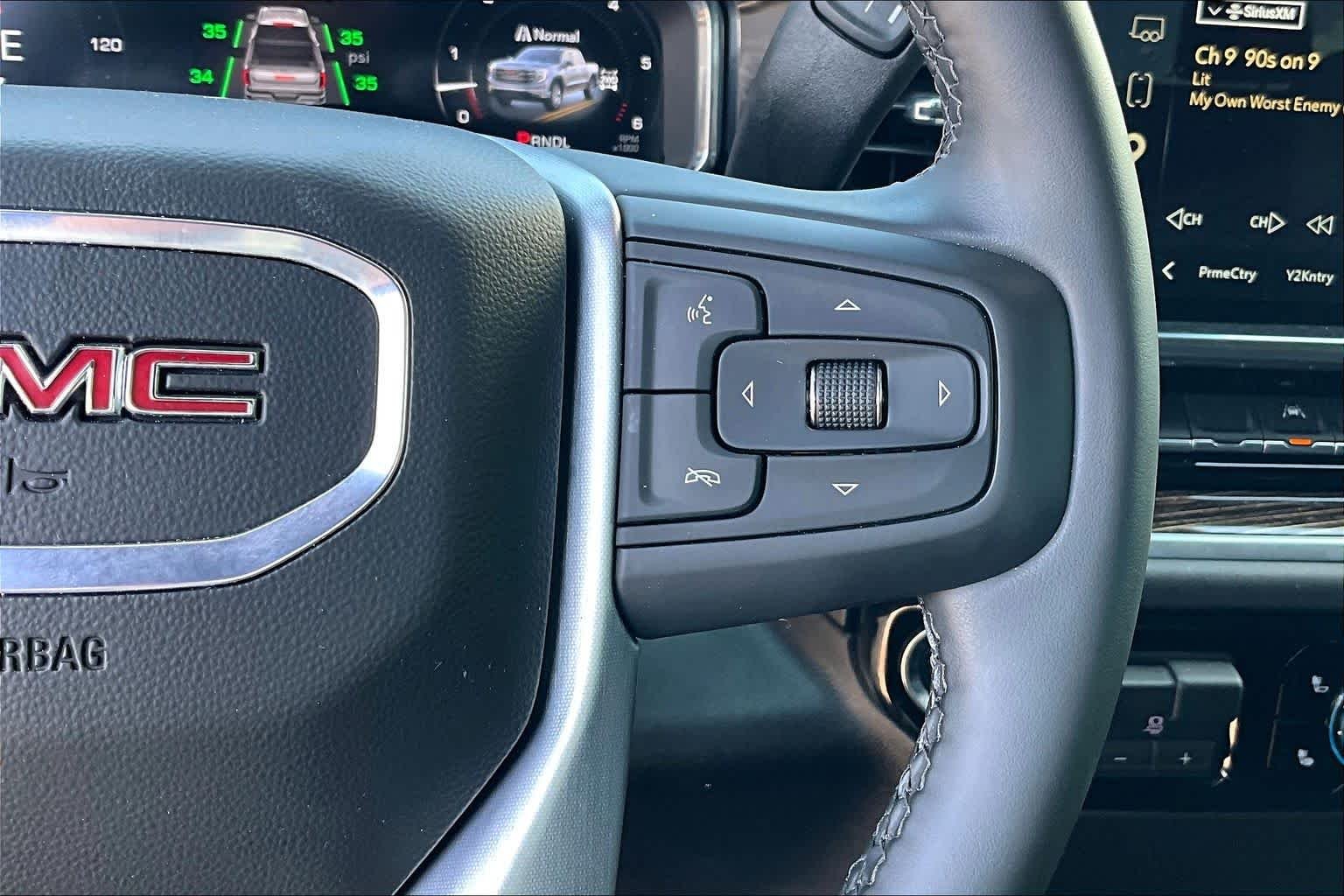 Used 2026 Onyx Black GMC Elevation image 22
