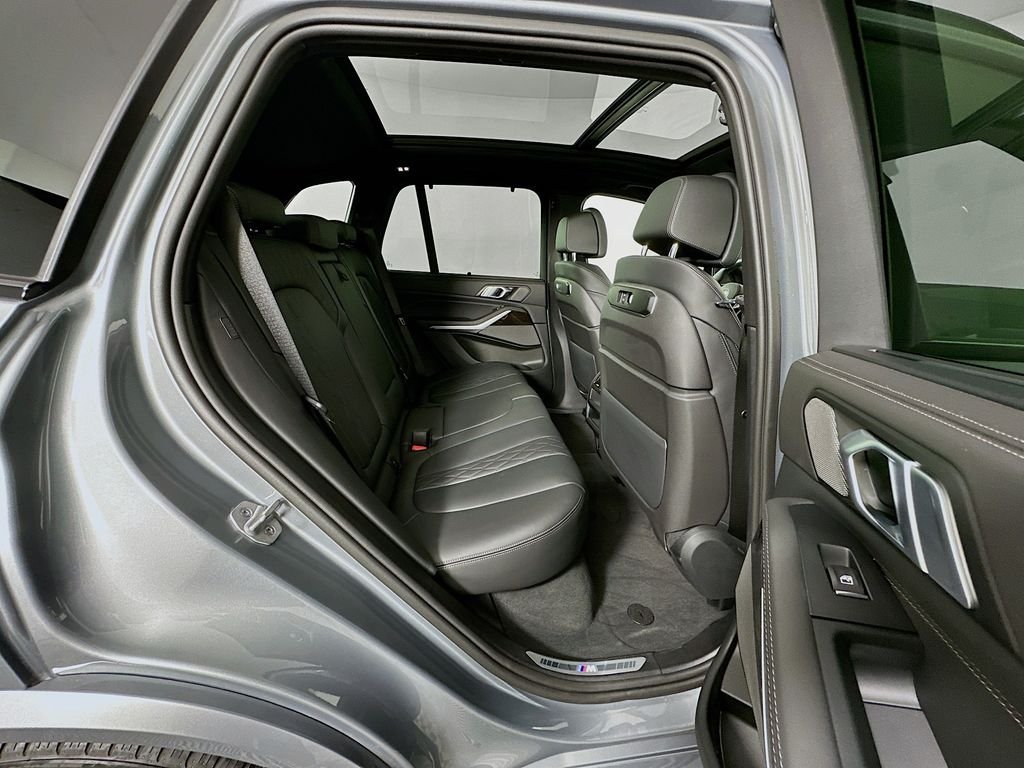 Used 2024 Skyscraper Grey Metallic BMW xDrive40i image 29