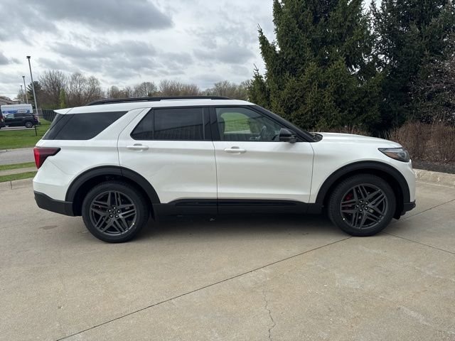 New 2026 Star White Metallic Tri-Coat Ford ST image 4