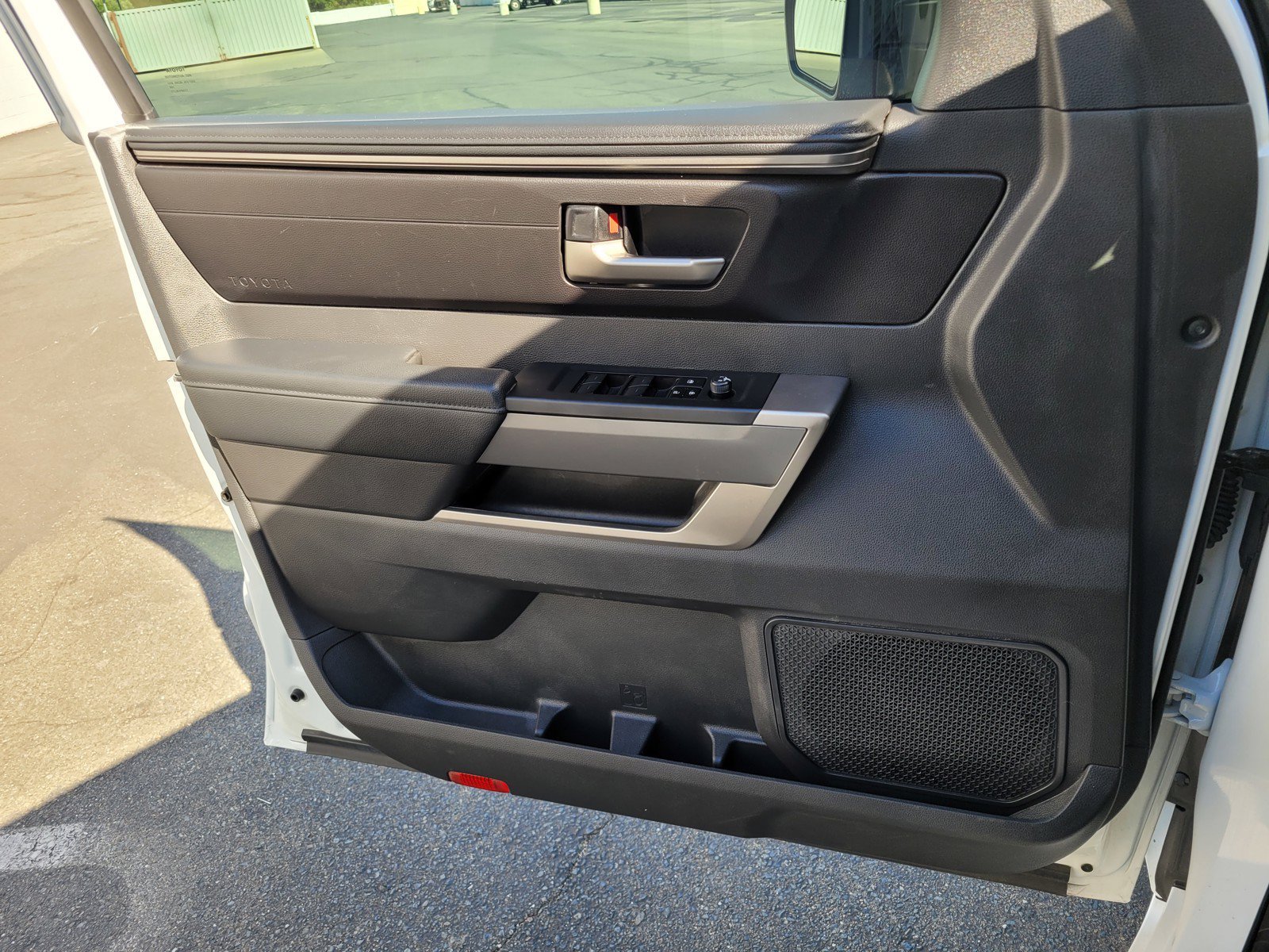 Used 2024  Toyota SR5 image 27