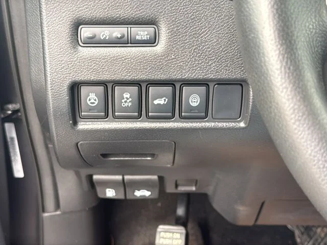 Used 2020 Gray Nissan SL image 24