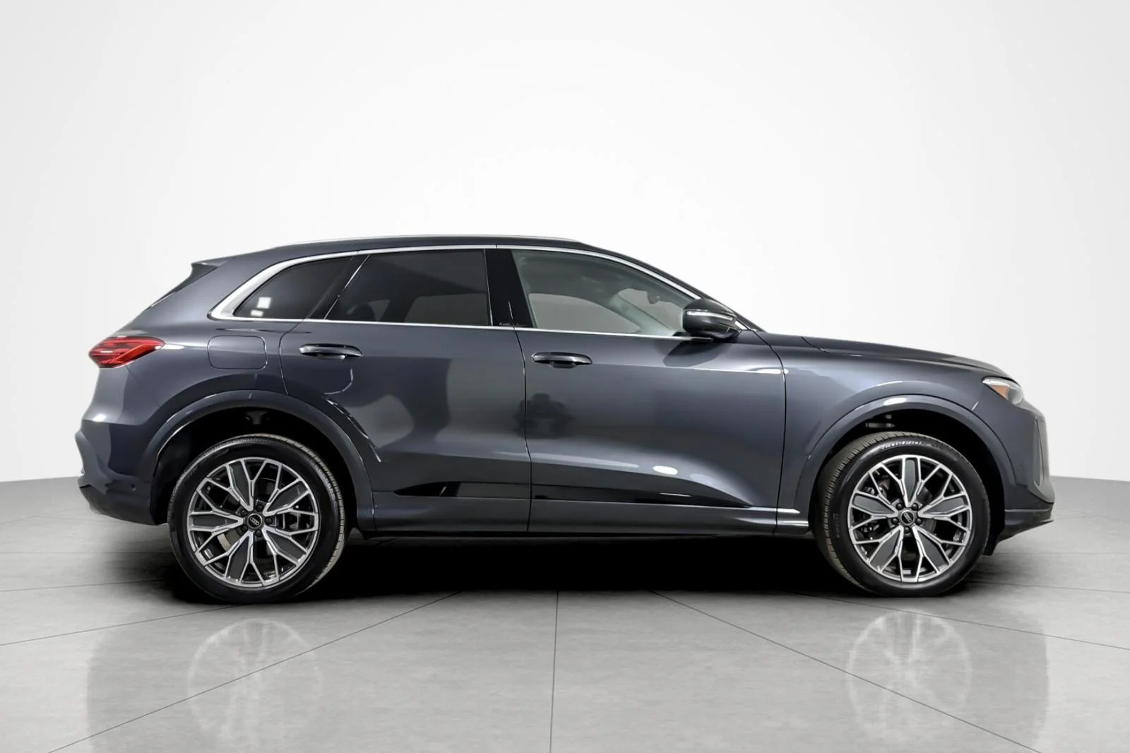 Used 2025 Tambora Gray Metallic Audi Premium Plus 2.0 TFSI quattro image 6