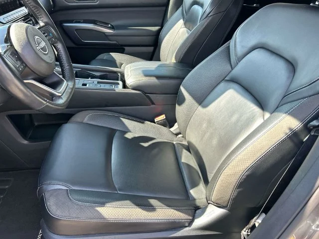 Used 2025 Gray Nissan SL image 29