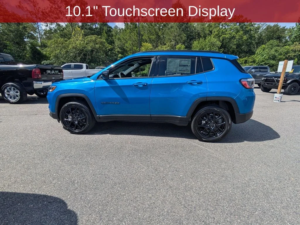 New 2026 Hydro Blue Pearl-Coat Exterior Paint Jeep Latitude image 9