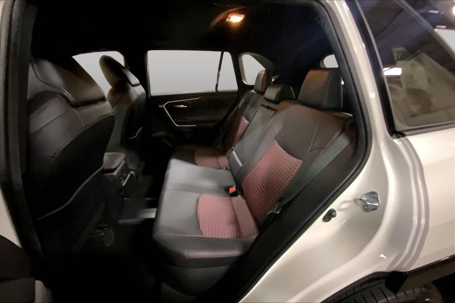 Used 2021 Blizzard Pearl w/Midnight Black Roof Toyota XSE image 21