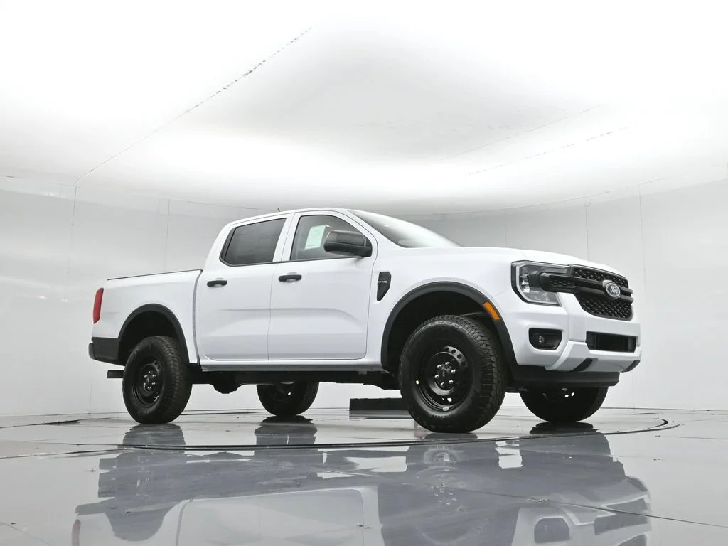 New 2026 Oxford White Ford XL image 5