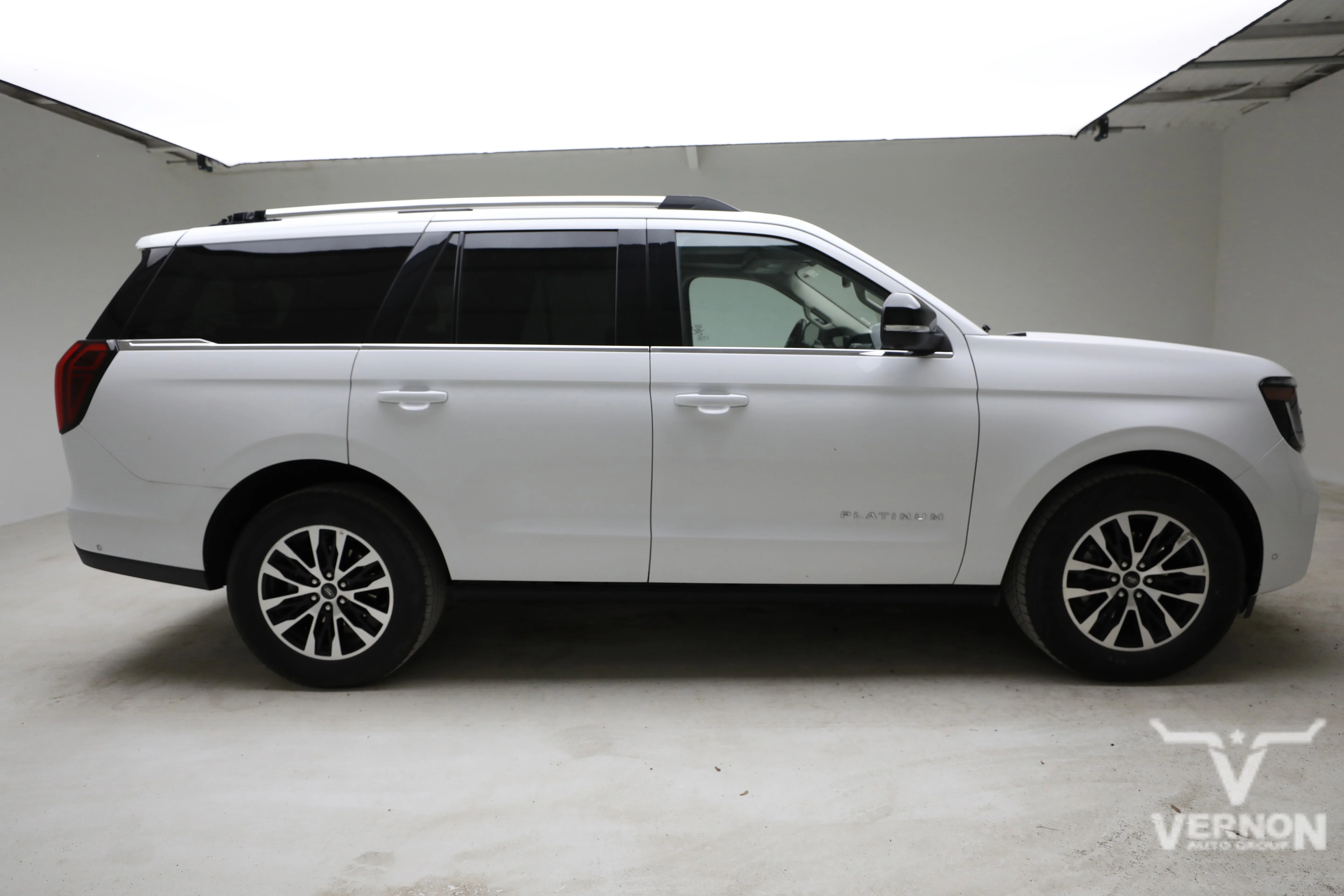 Pre-Owned 2025 Ford Expedition Platinum 4x4