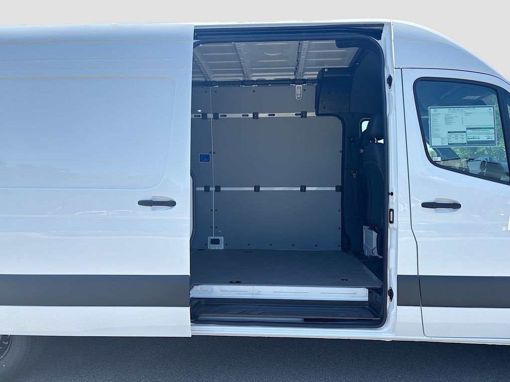 New 2026  Mercedes-Benz Cargo 170 WB image 14