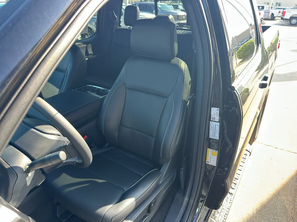 New 2026 Agate Black Metallic Ford Lariat® image 32