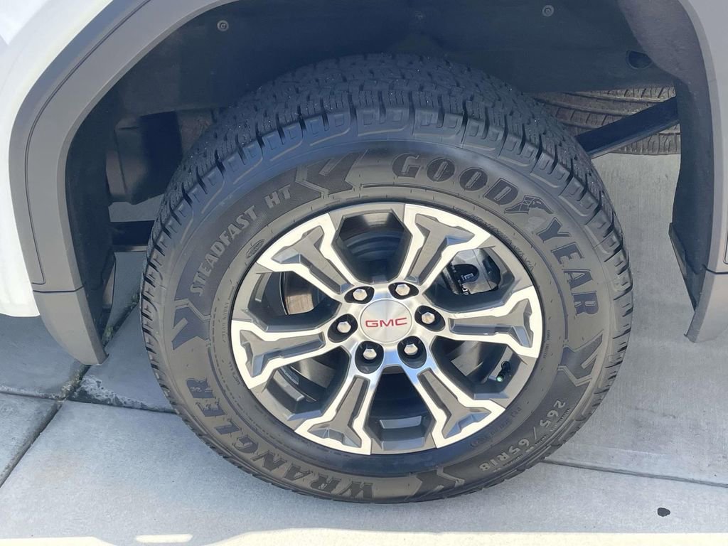 2025 GMC Sierra 1500 SLT - Photo 9