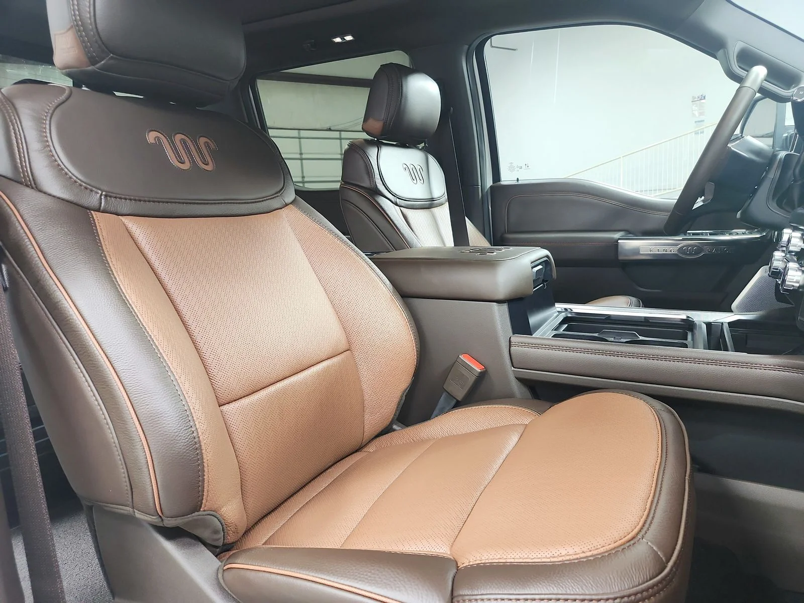 New 2026 Star White Metallic Tri-Coat Ford F-250® King Ranch® image 48