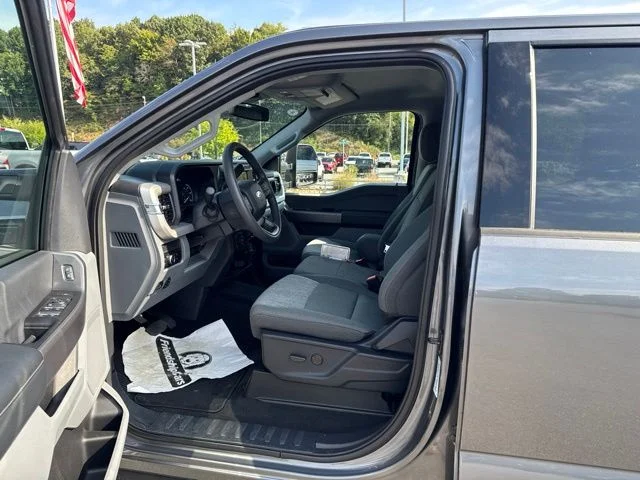 Used 2025 Gray Ford XLT image 14