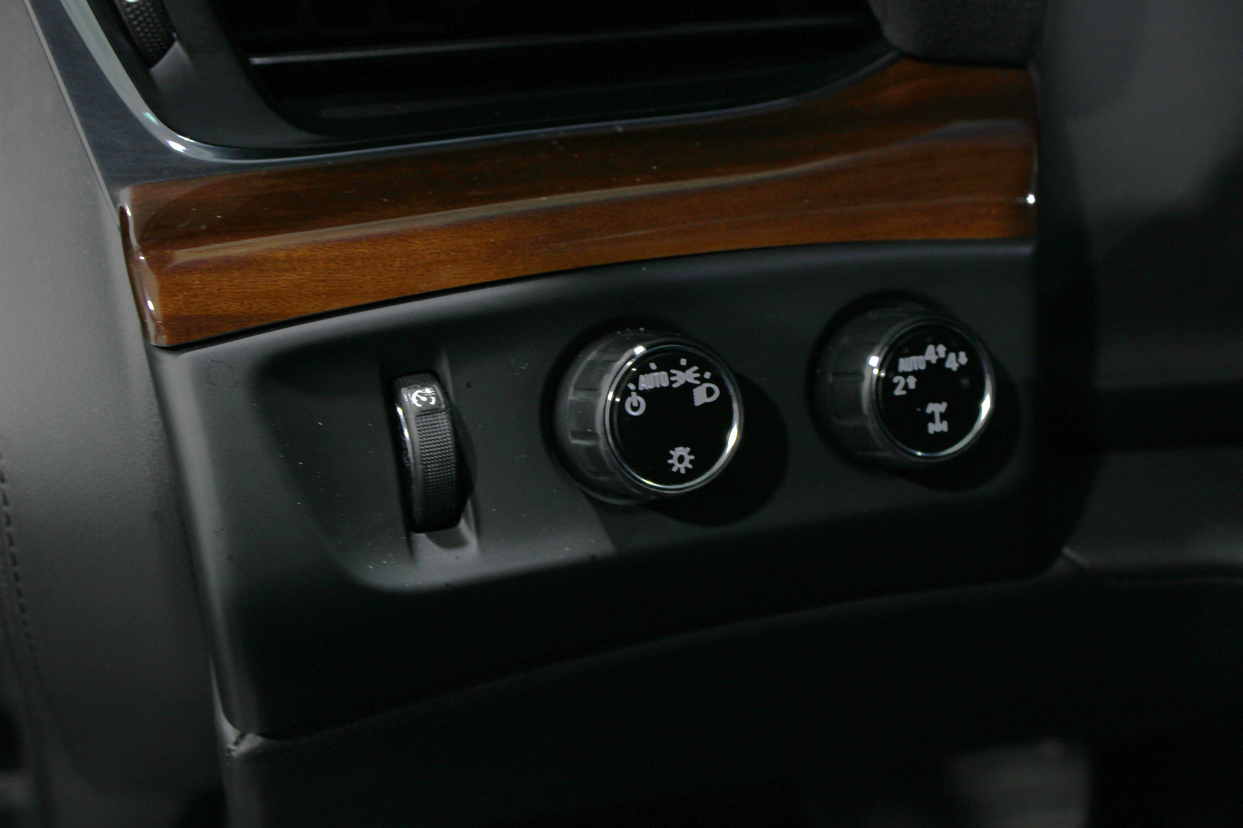 Used 2019 Black Raven Cadillac Luxury image 9