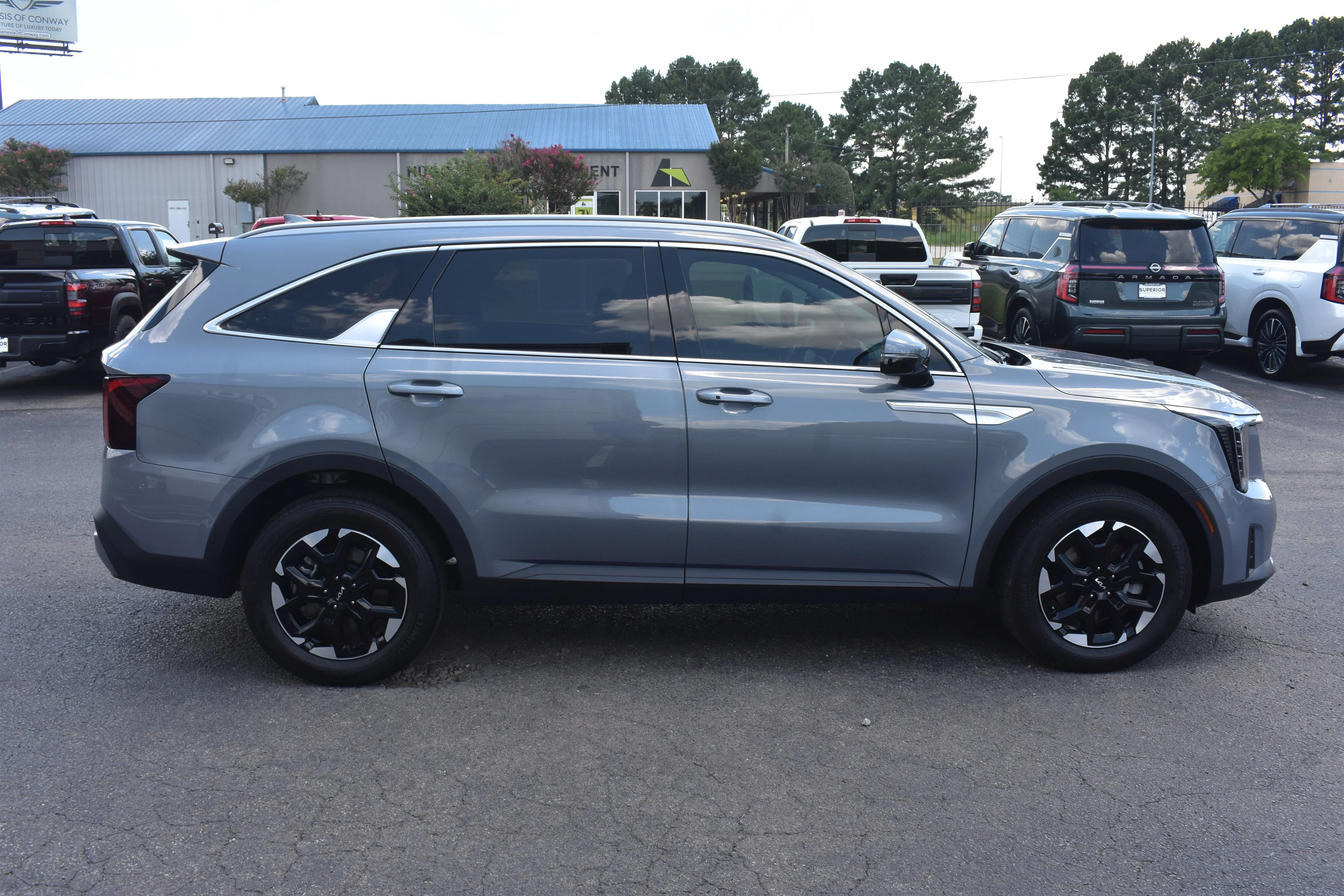 Used 2025 Everlasting Silver Kia S image 4