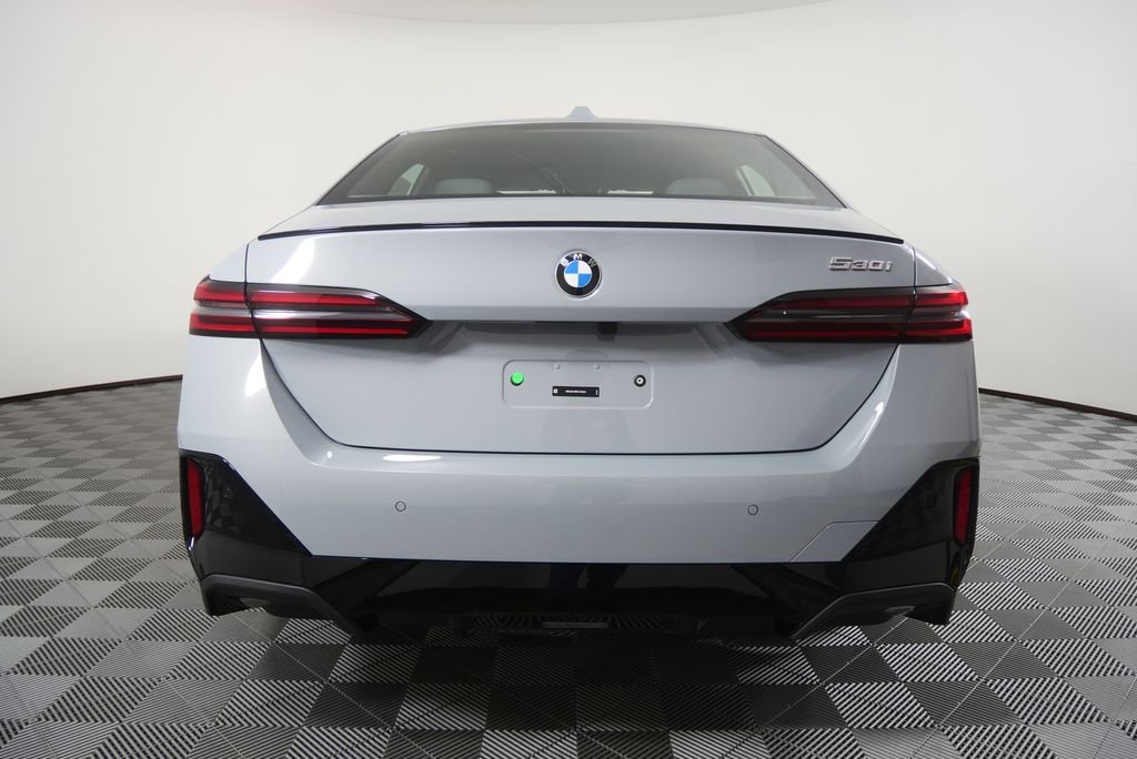 New 2027 Brooklyn Grey Metallic BMW 530i image 4