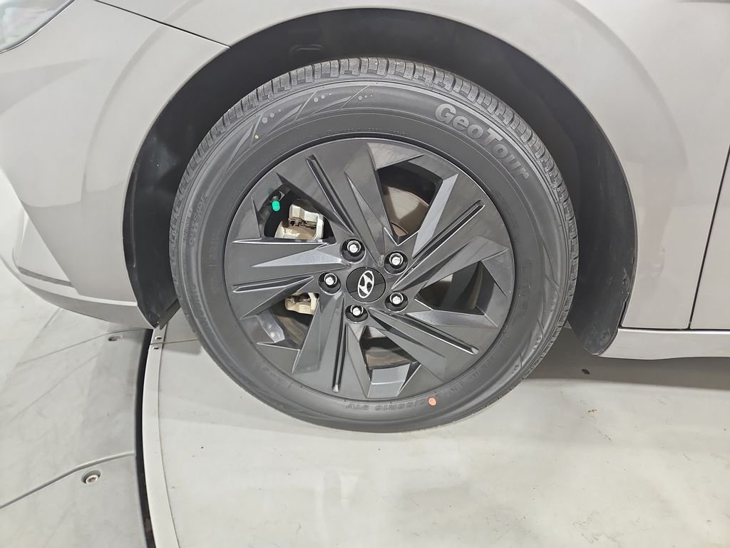 Used 2023 Silver Hyundai SEL image 26