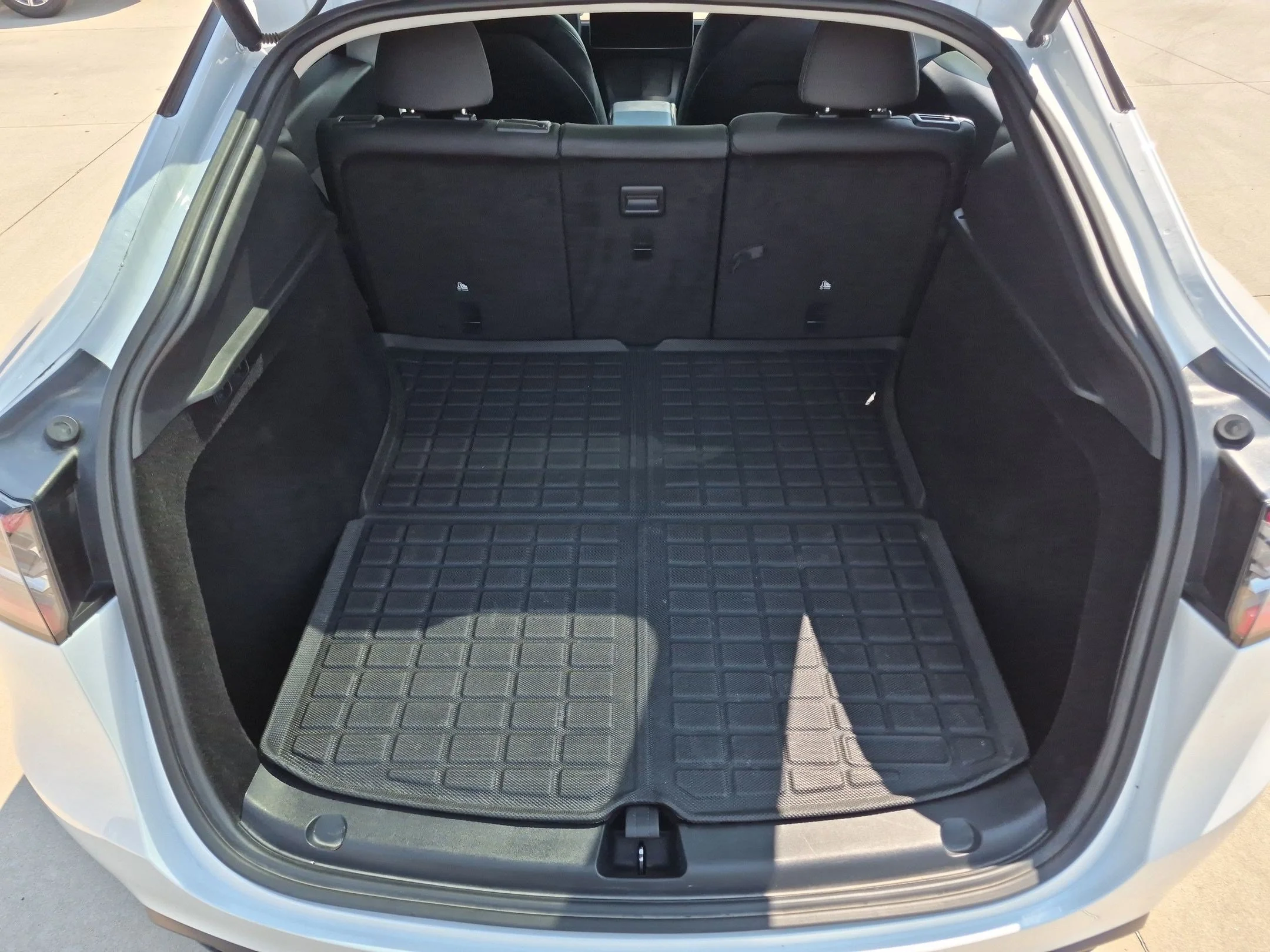 Used 2023  Tesla Long Range image 31