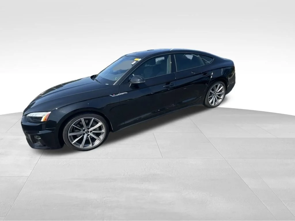 Used 2025 Black Audi 45 S line Premium image 3