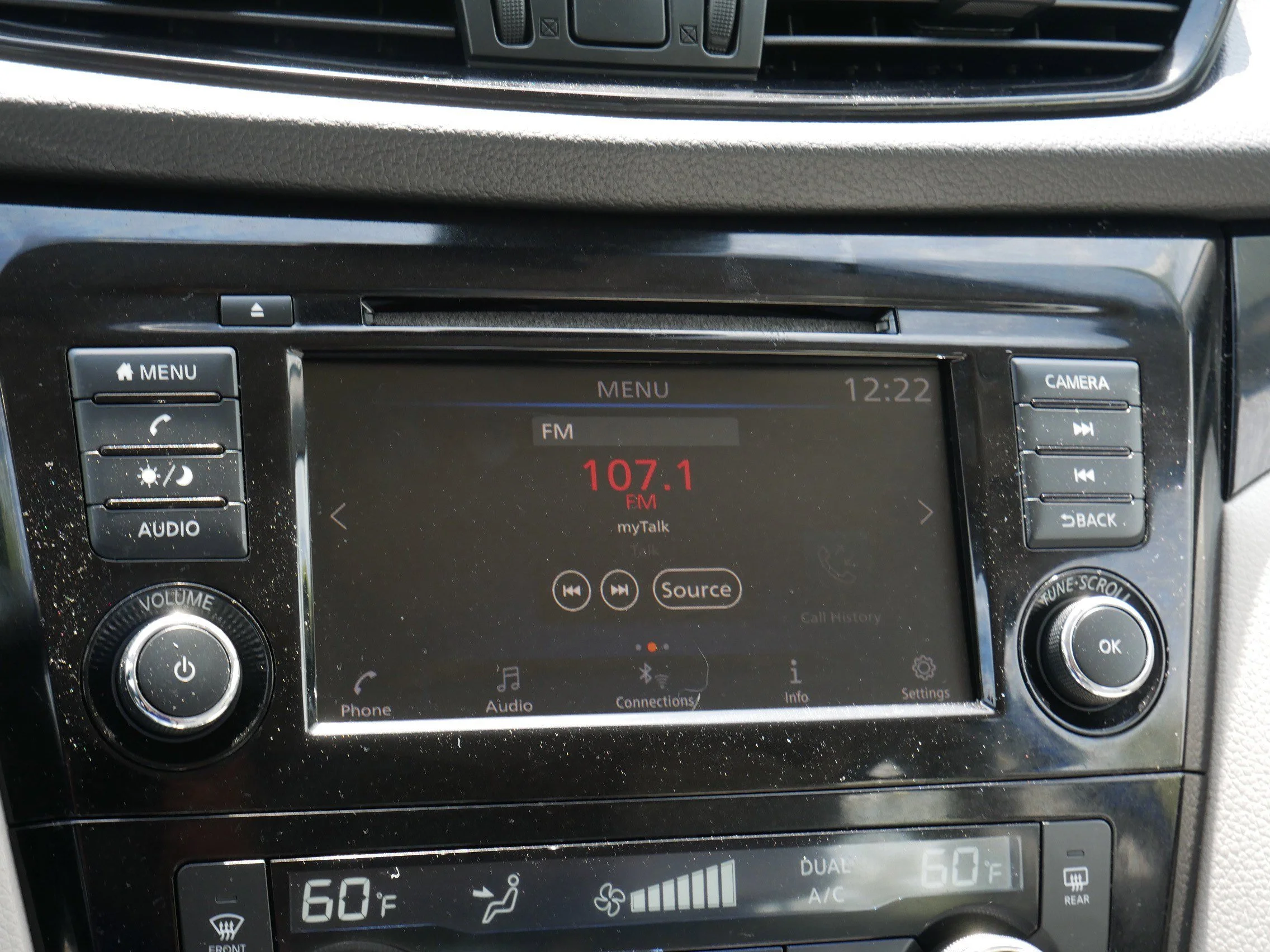 Used 2020 Caspian Blue Metallic Nissan SV image 22