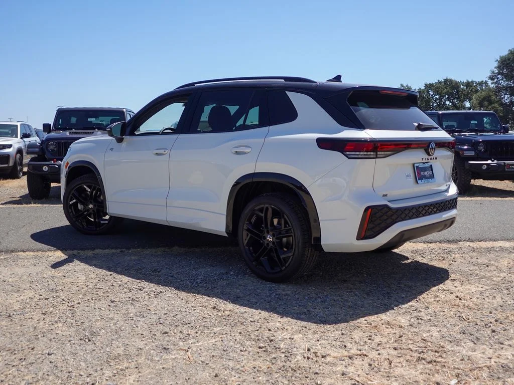 New 2026 Opal White w/Deep Black Roof Volkswagen 2.0T SE R-Line Black image 9
