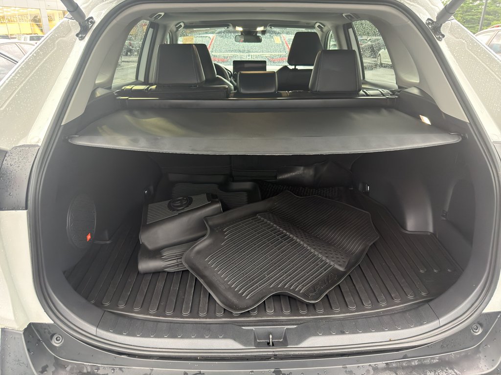 Used 2024 Wind Chill Pearl Toyota XLE Premium image 5