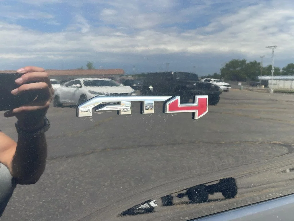 Used 2021 Ebony Twilight Metallic GMC AT4 image 30