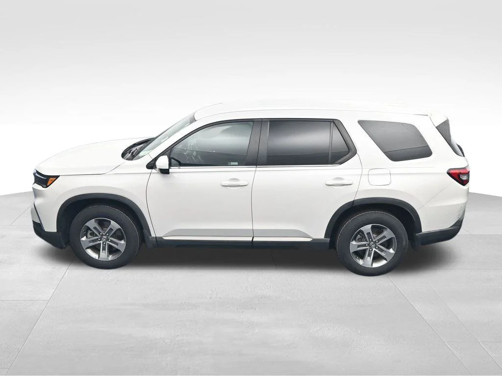 Used 2024 Platinum White Pearl Honda EX-L image 32