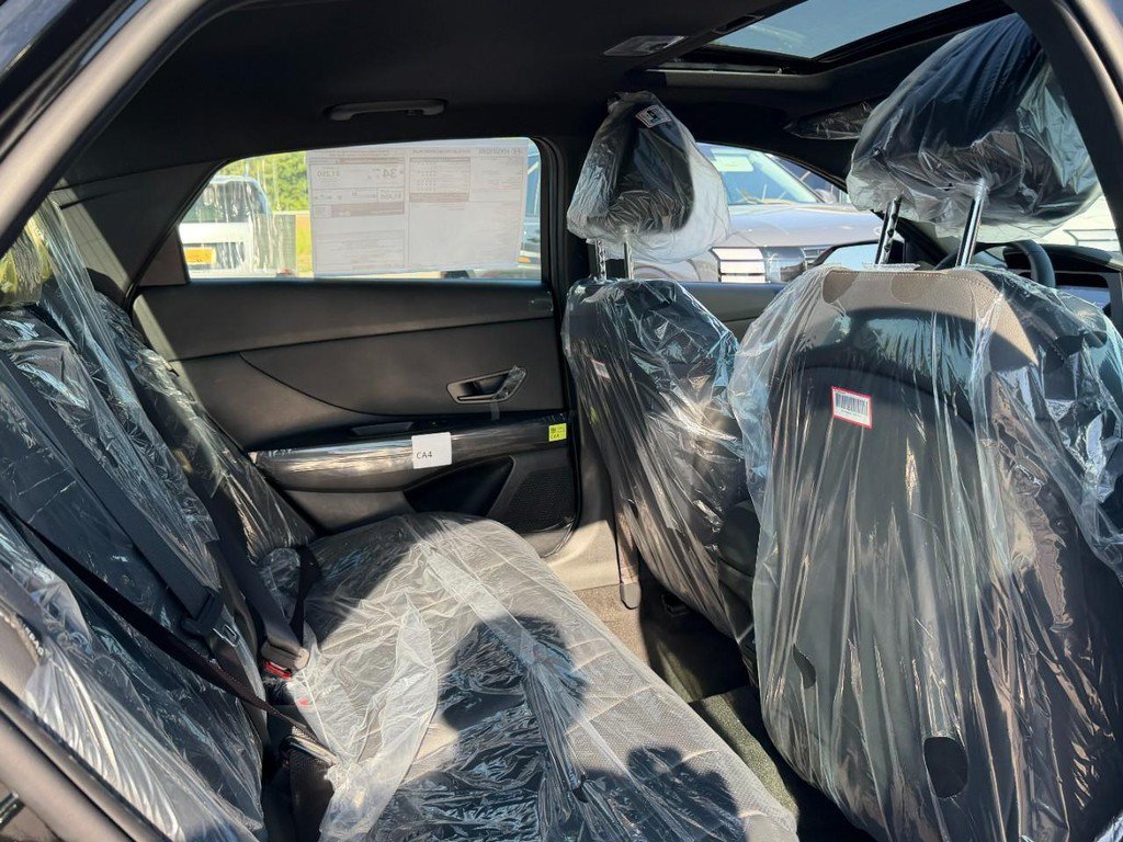 Used 2026 Black Hyundai SEL Sport image 4