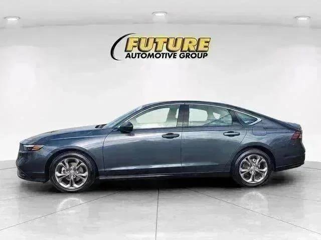 Used 2024  Honda EX image 6