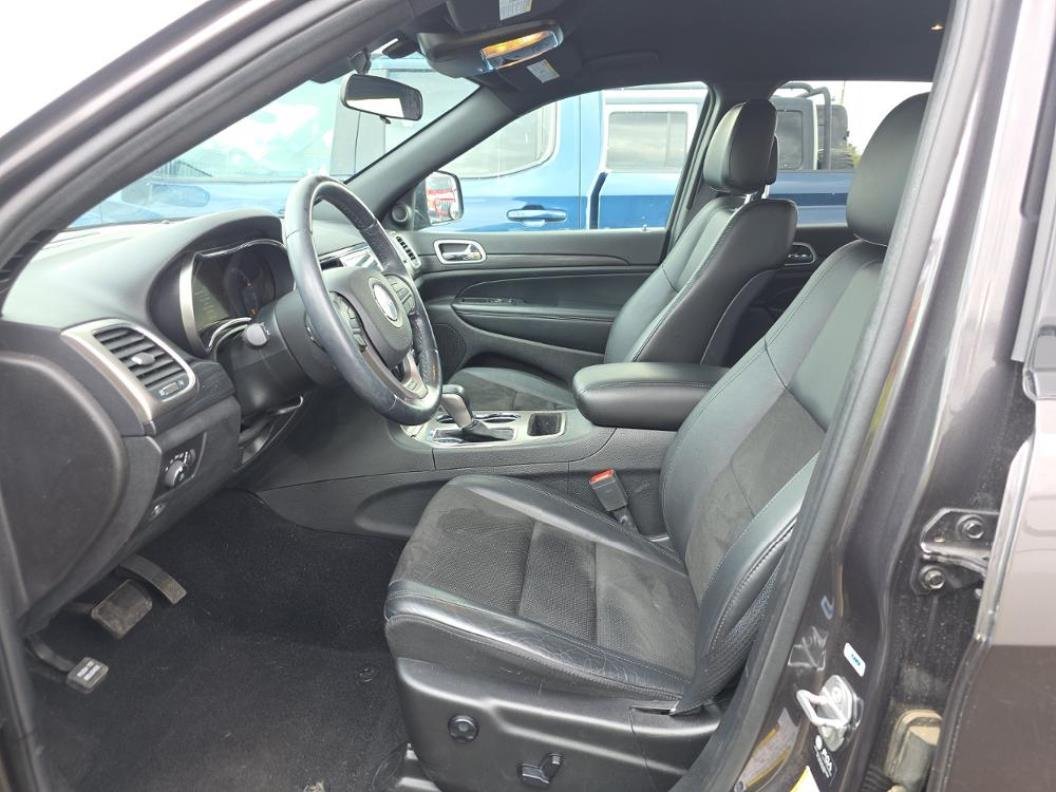 Used 2021 Granite Crystal Metallic Clearcoat Jeep Laredo X image 6