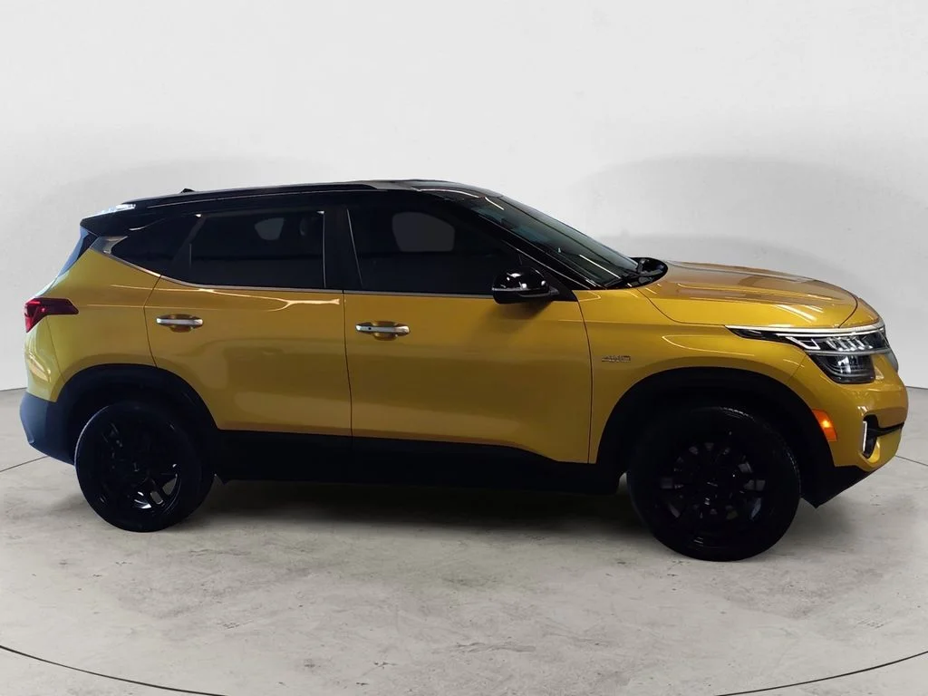Used 2021 Yellow Kia SX image 4