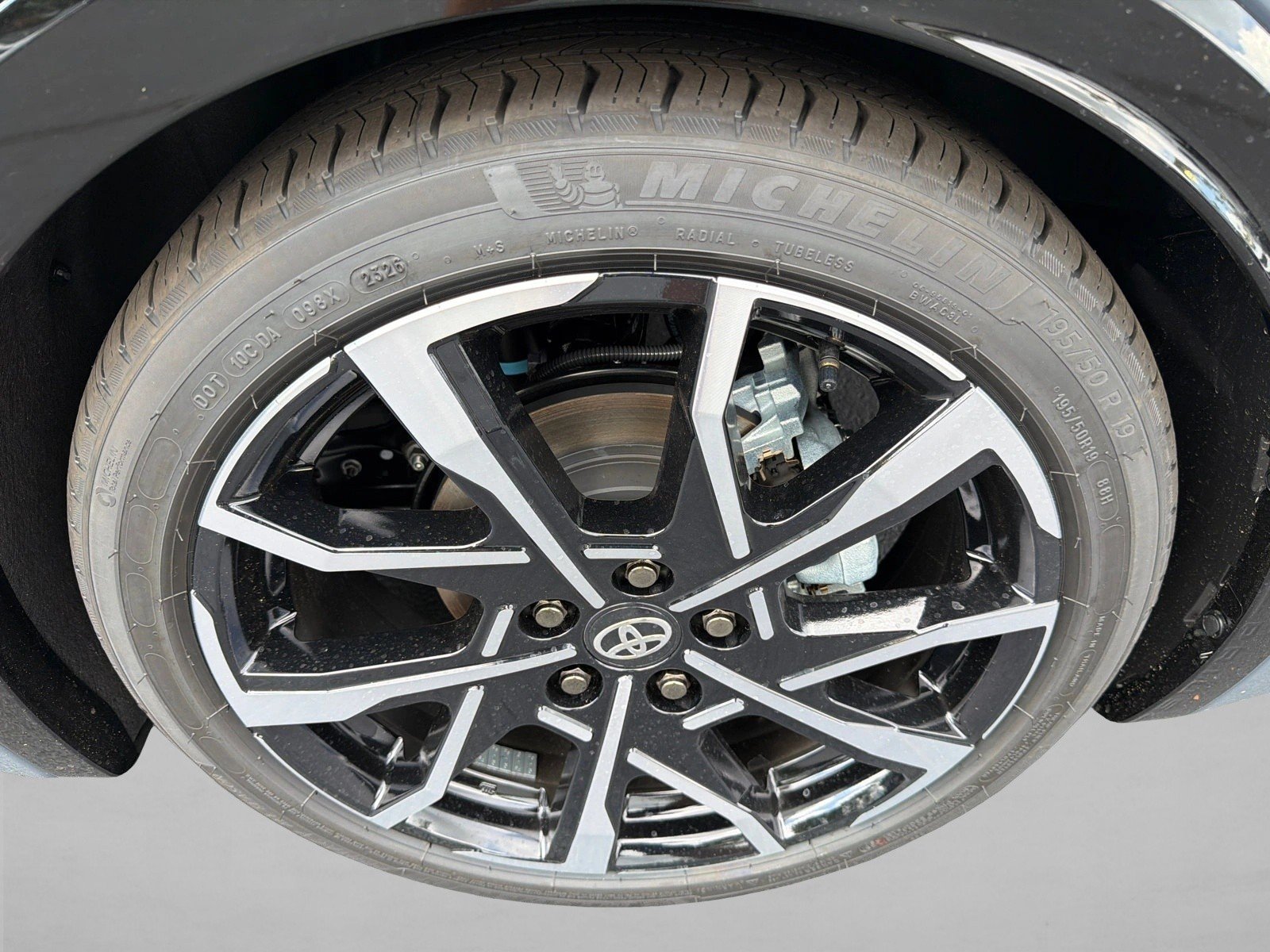 New 2027 Guardian Gray Toyota XSE image 19