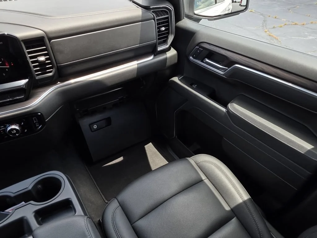 Used 2026 Summit White GMC SLT image 19