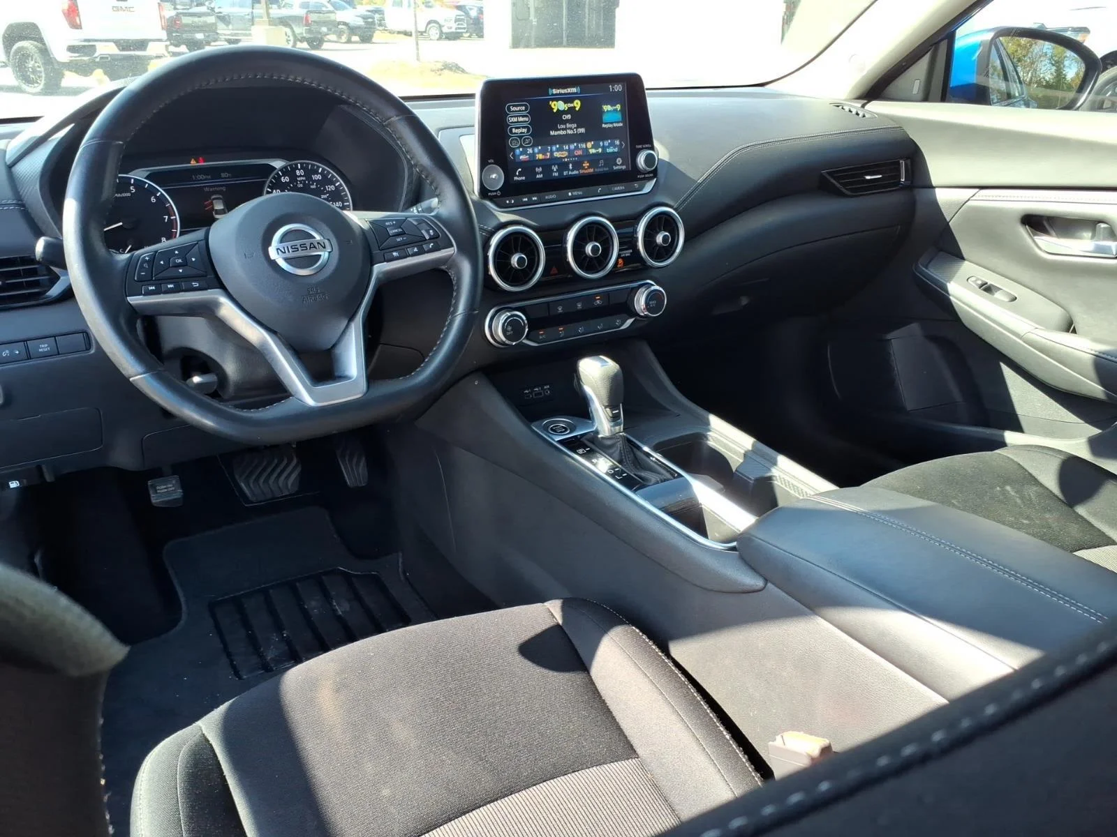 Used 2022 Electric Blue Metallic Nissan SV image 21